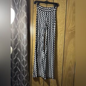 Black and White Chevron Women's Pants